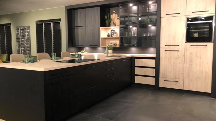 Ross Keuken-, Tegel- en Badkamerdesign EINDHOVEN afbeelding 2